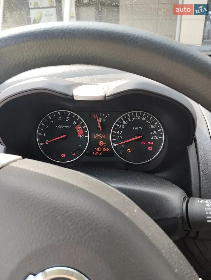 Nissan Note 2013 photo 3