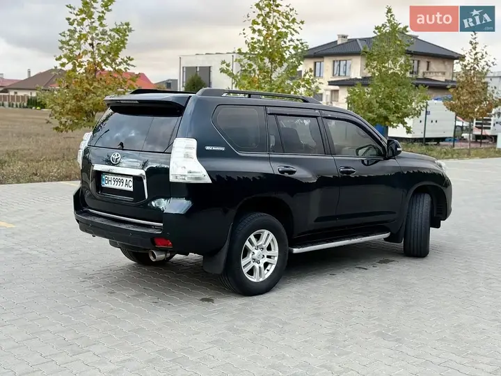 Toyota Land Cruiser Prado 2012 photo 5