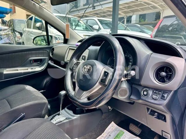 Toyota Vitz 2016 photo 4