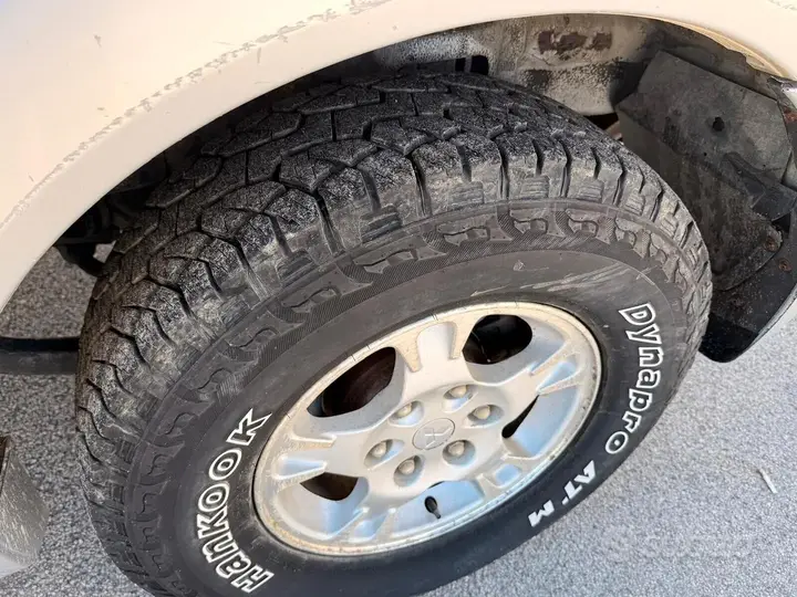 Mitsubishi Pajero 2001 photo 4