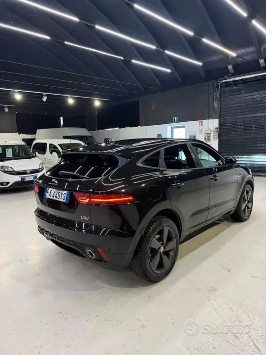 Jaguar E-Pace 2019 photo 4
