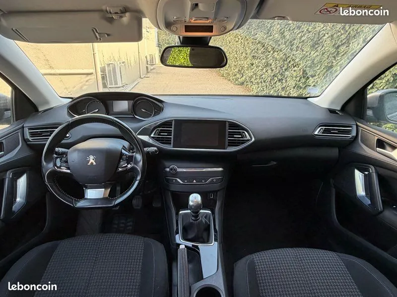 Peugeot 308 2015 photo 3