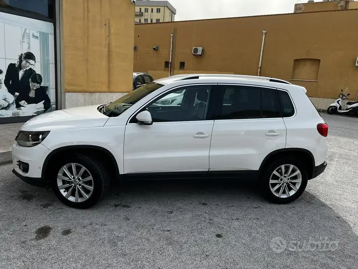 Volkswagen Tiguan 2012 photo 2
