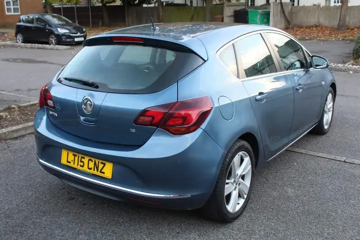 Vauxhall Astra 2015 photo 5