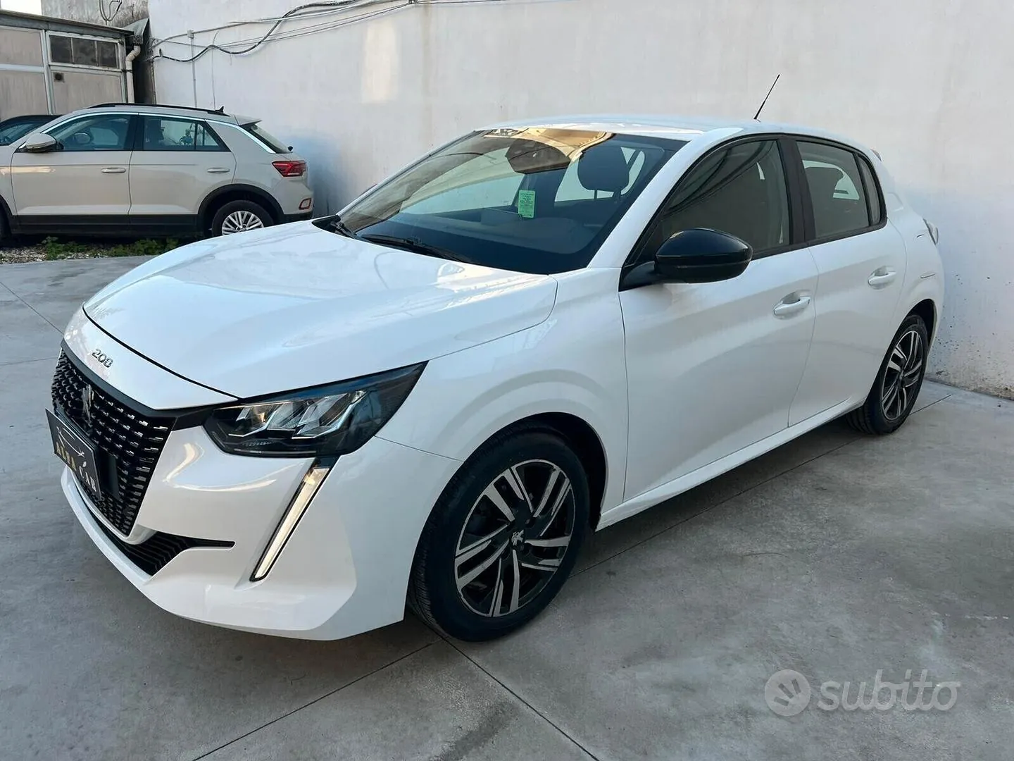 Peugeot 208 2023 photo 3