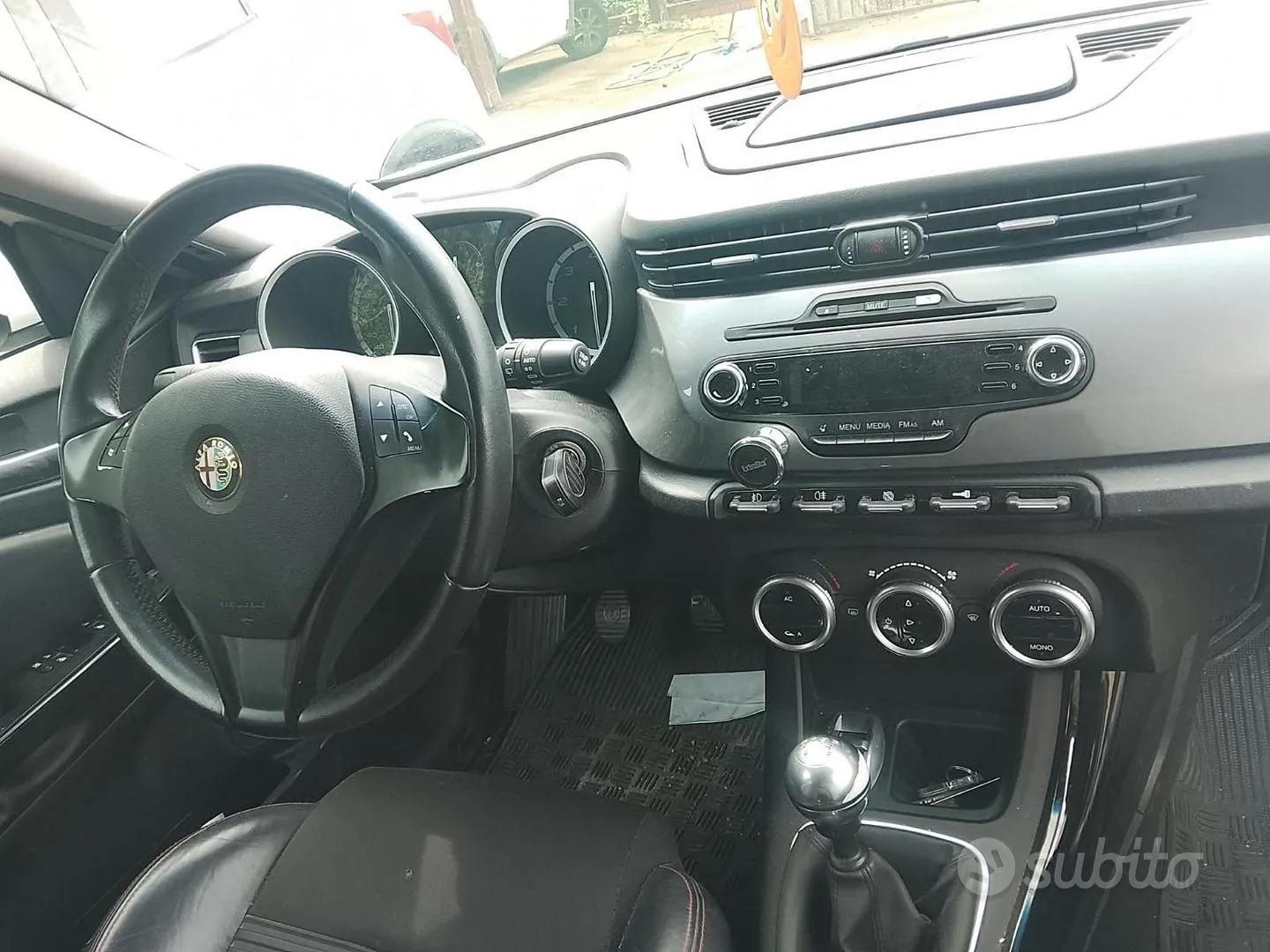 Alfa Romeo Giulietta 2011 photo 5