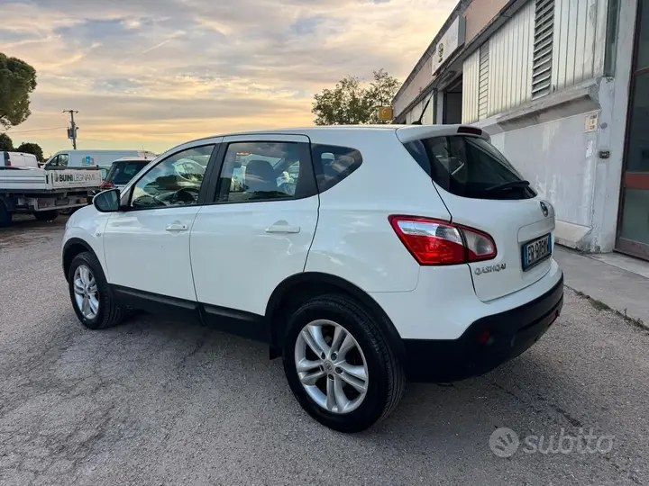 Nissan Qashqai 2013 photo 4
