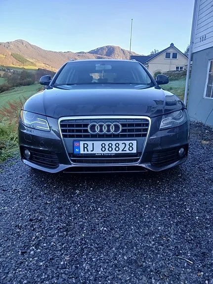 Audi A4 2009 photo 4