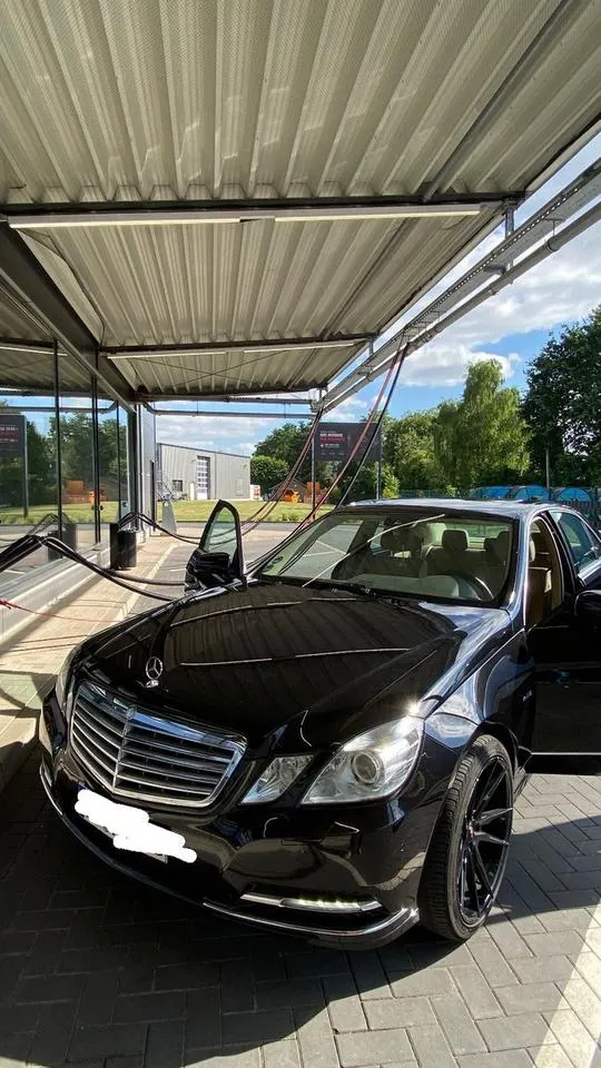 Mercedes-Benz E 220D