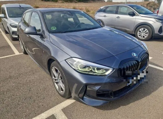 BMW 118D 2021 photo 2