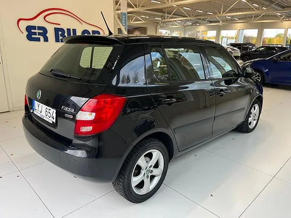 Skoda Fabia 2012 photo 4