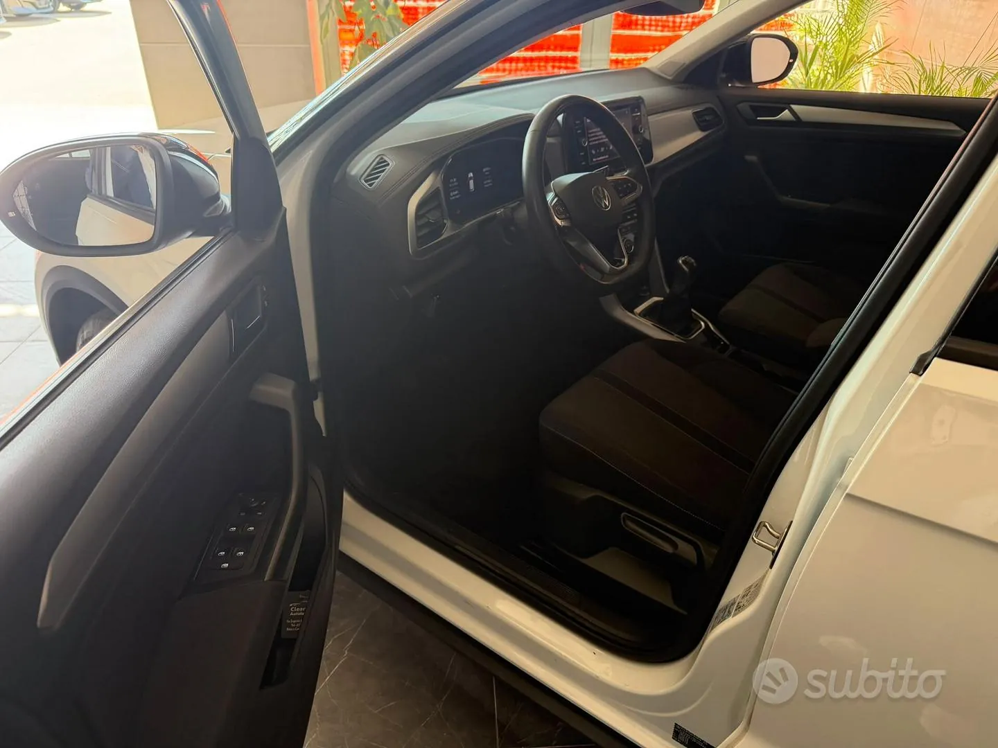 Volkswagen T-Roc 2023 photo 4