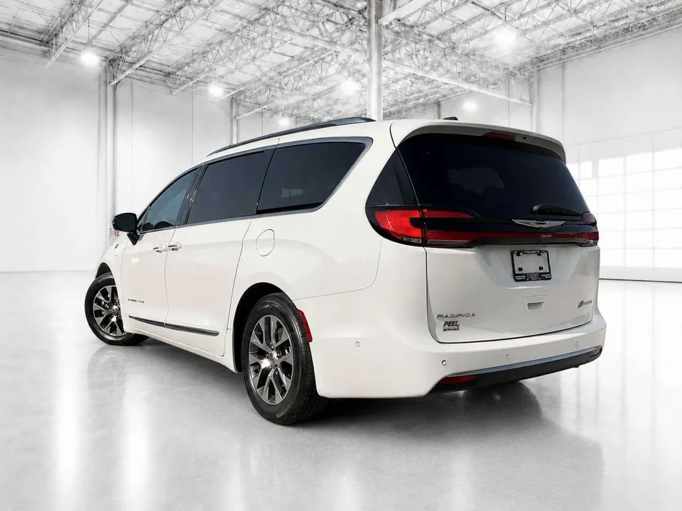 Chrysler Pacifica 2023 photo 4