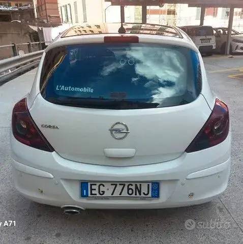 Opel Corsa 2011 photo 2