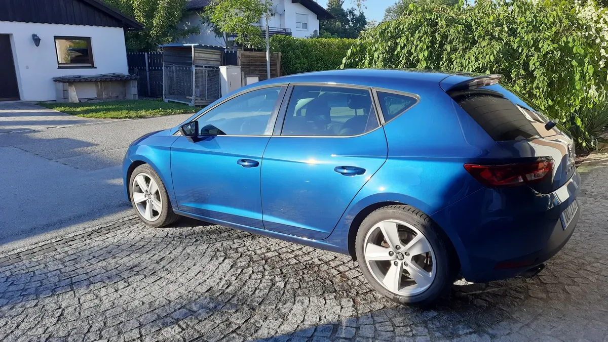 Seat Leon 2013 photo 2
