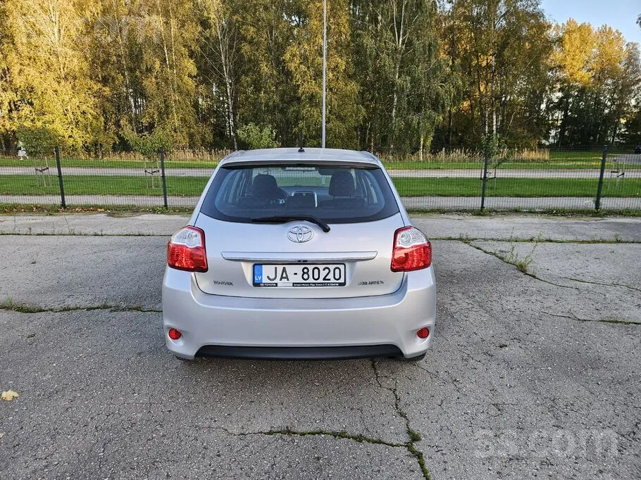 Toyota Auris 2012 photo 4
