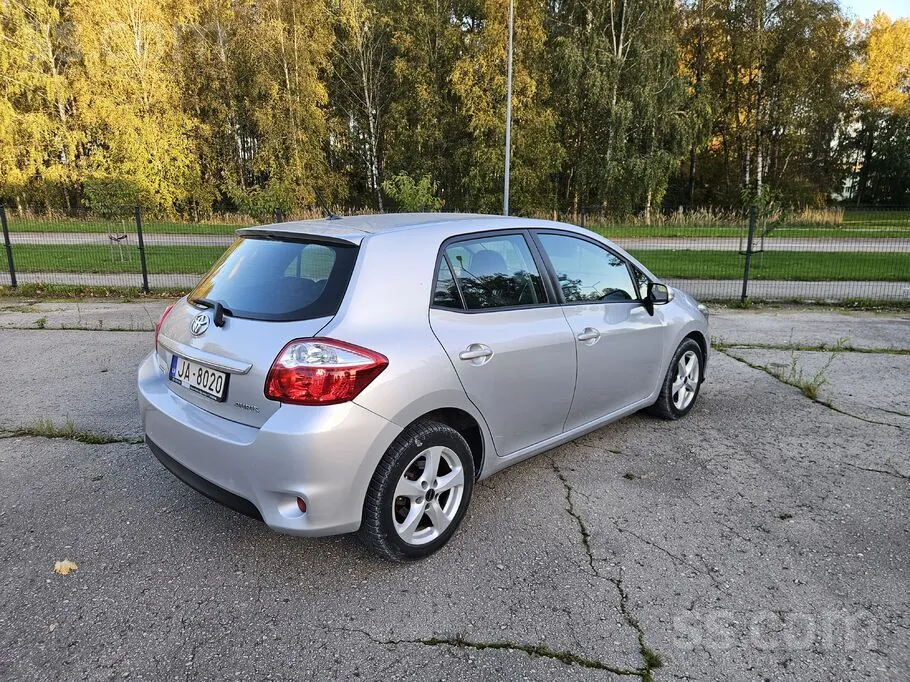 Toyota Auris 2012 photo 5