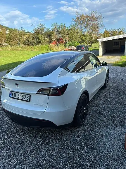 Tesla Model Y 2024 photo 5