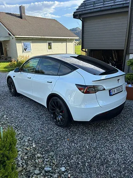 Tesla Model Y 2024 photo 4
