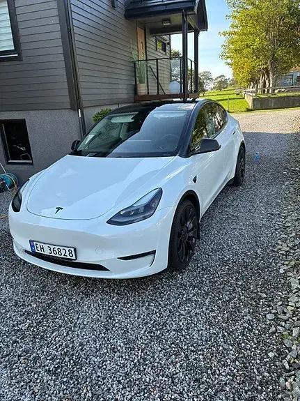 Tesla Model Y 2024 photo 3