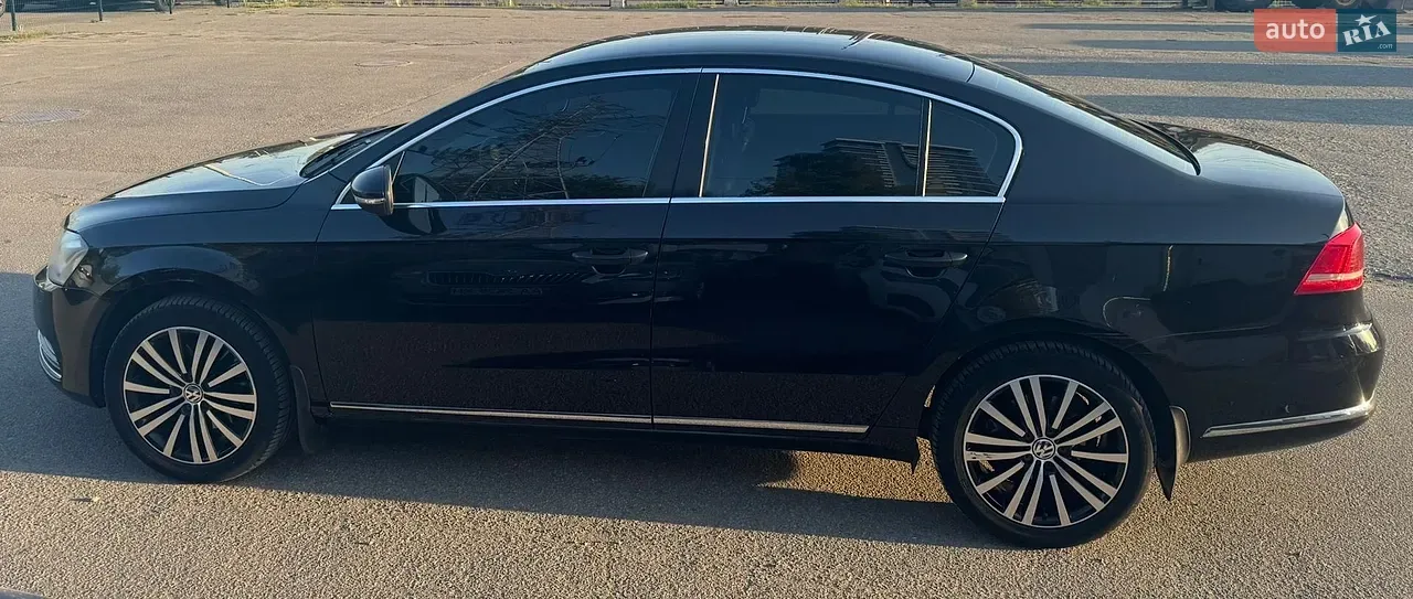 Volkswagen Passat 2012 photo 3