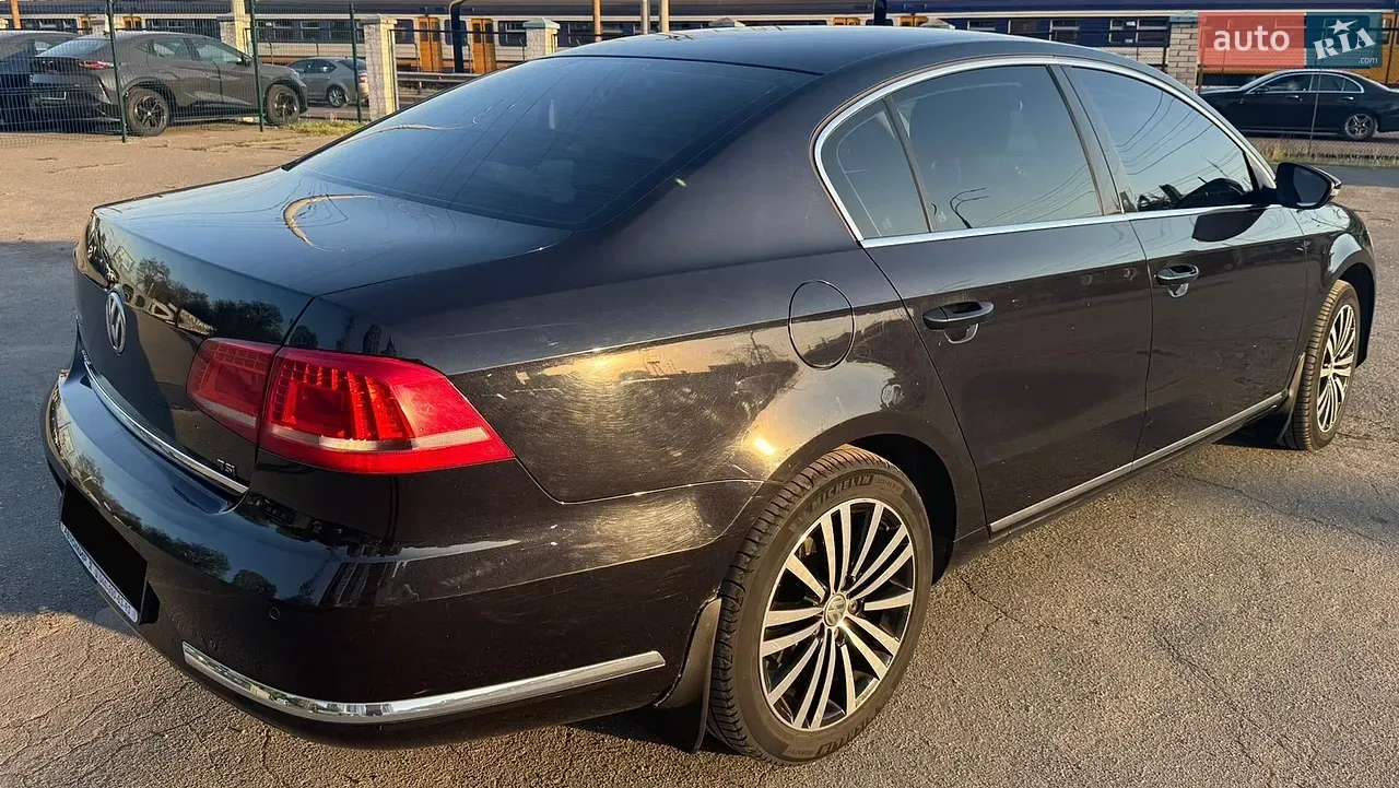 Volkswagen Passat 2012 photo 5