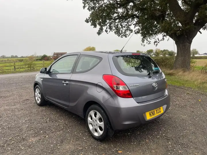 Hyundai I20 2011 photo 3