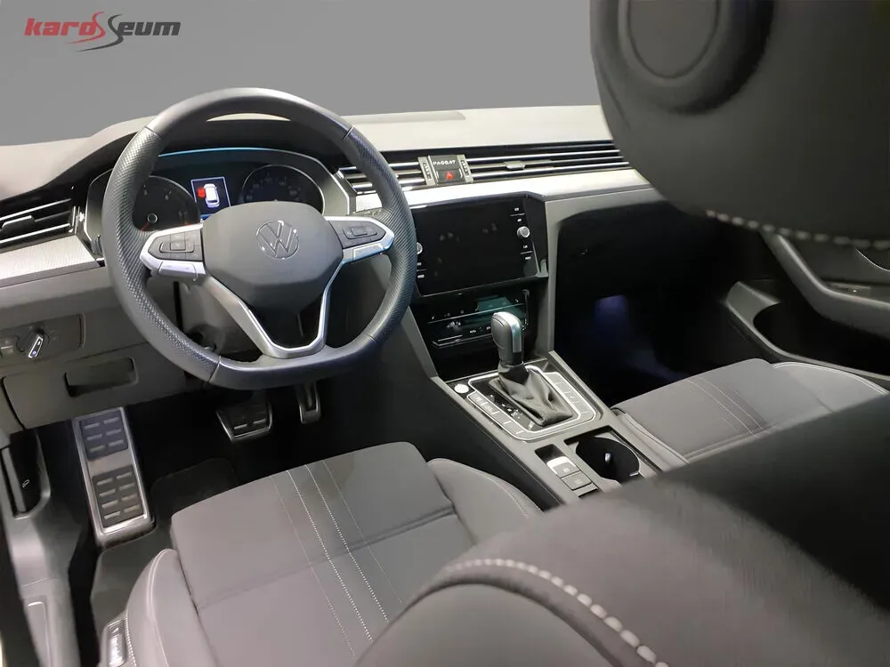 Volkswagen Passat 2023 photo 3