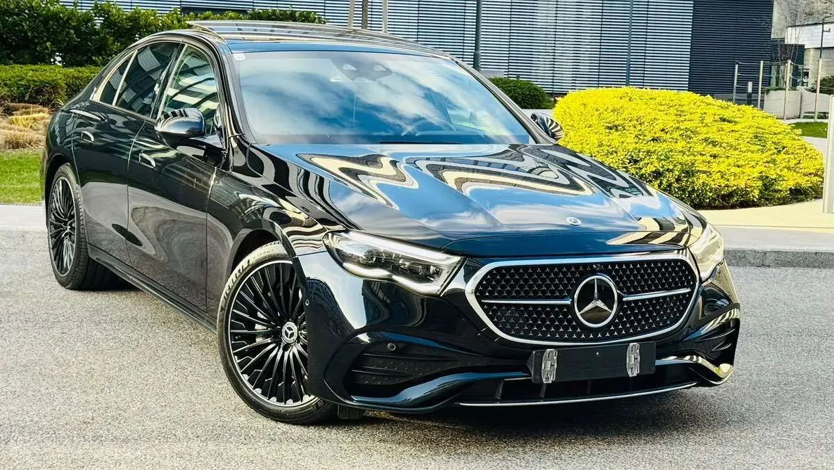 Mercedes-Benz E-Class 2023 photo 2