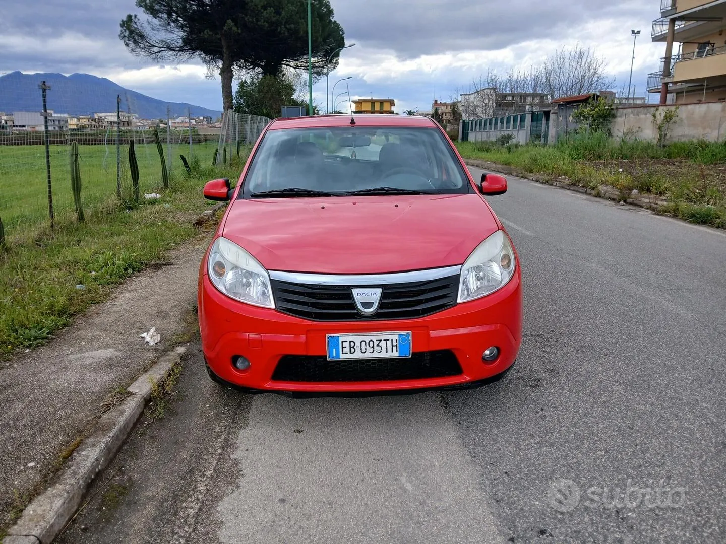 Dacia Sandero 2010 photo 2