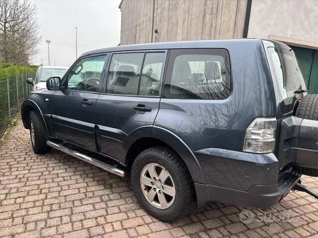 Mitsubishi Pajero 2008 photo 3
