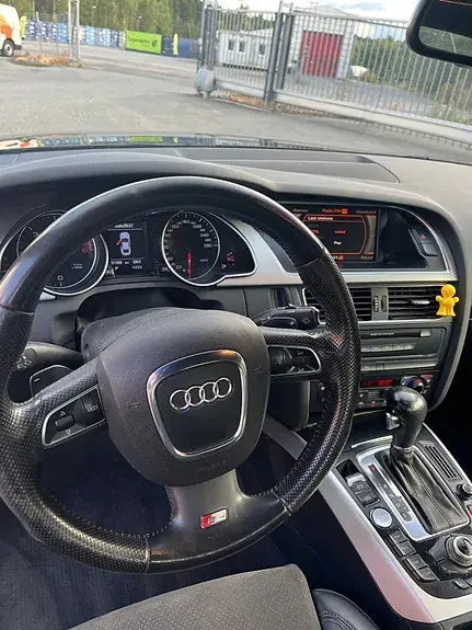 Audi A5 2009 photo 2