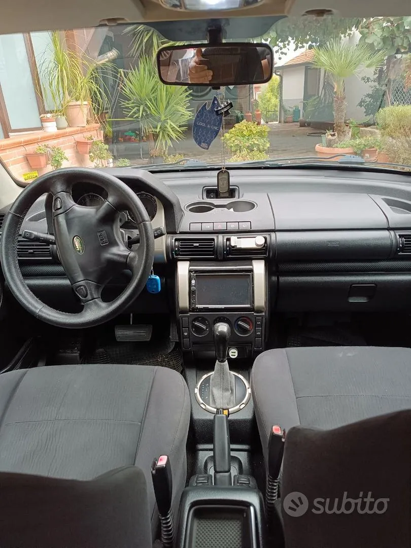 Land Rover Freelander 2004 photo 3