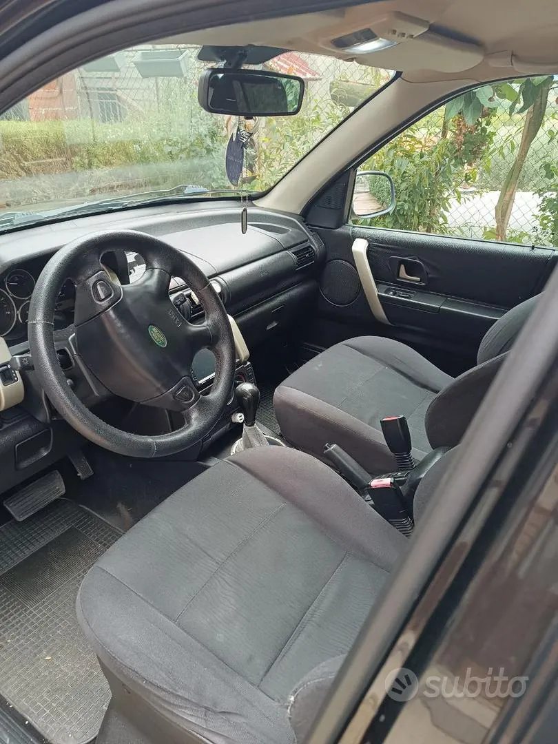 Land Rover Freelander 2004 photo 4