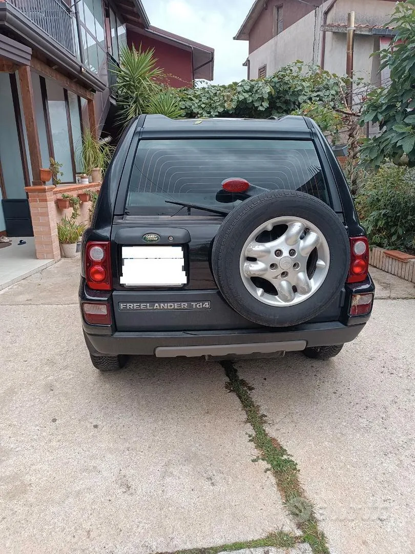Land Rover Freelander 2004 photo 2