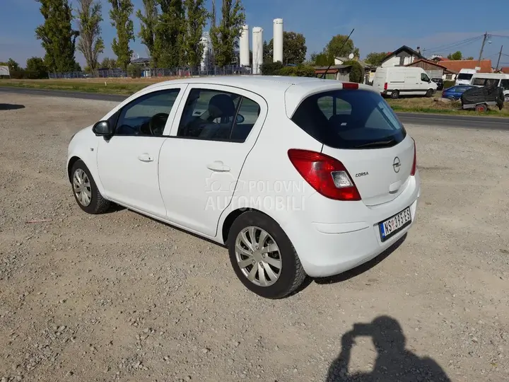 Opel Corsa D 2010 photo 3