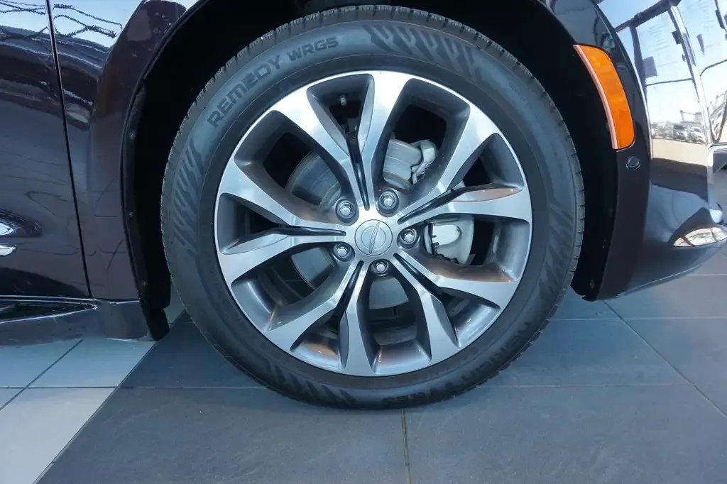 Chrysler Pacifica 2017 photo 3
