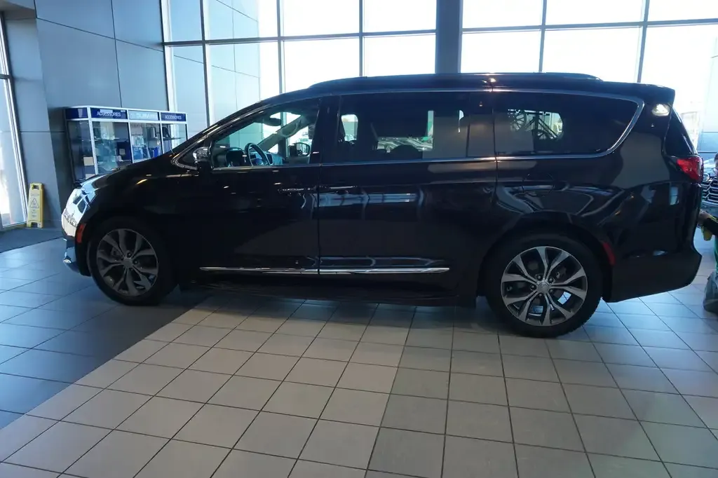 Chrysler Pacifica 2017 photo 5
