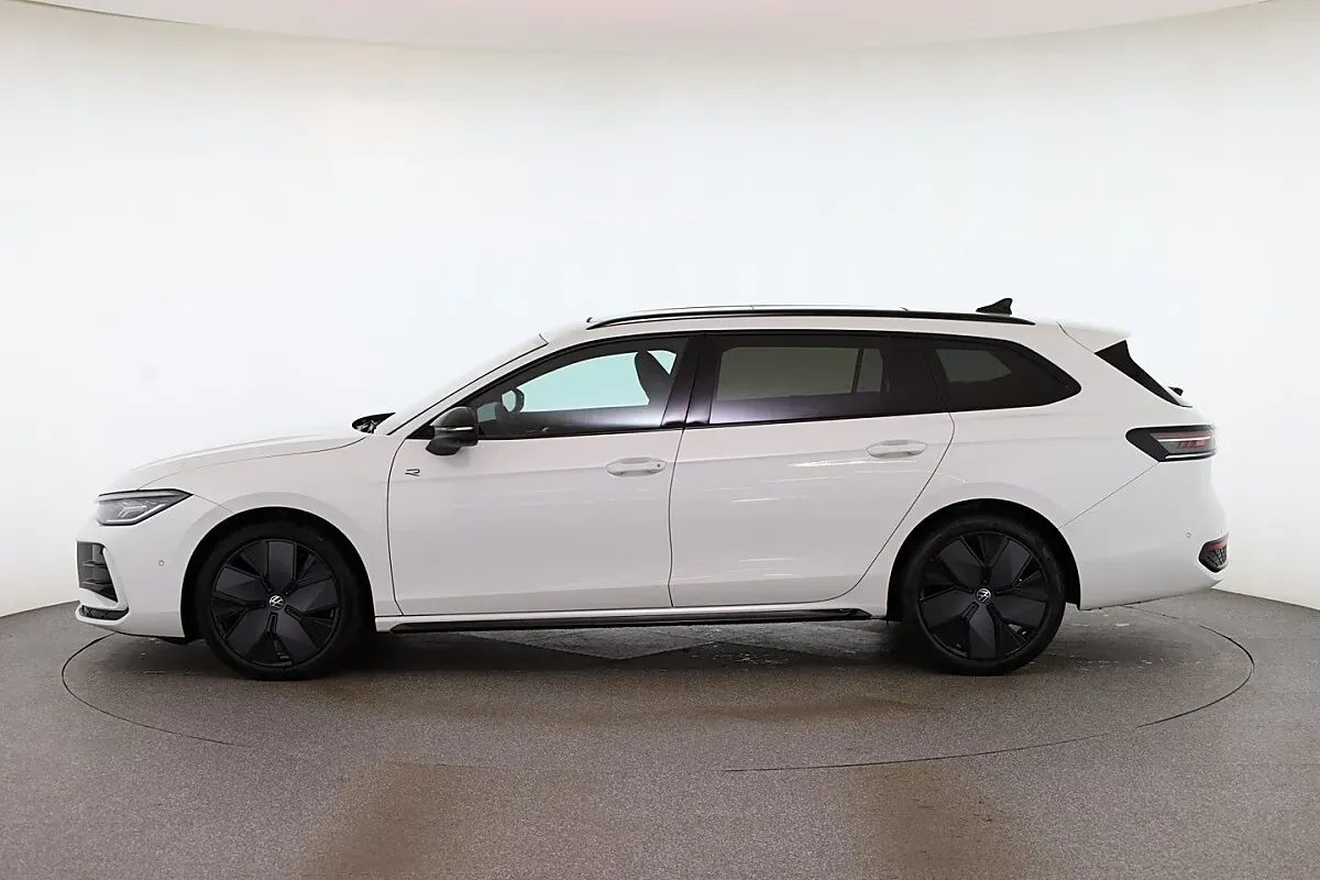 Volkswagen Passat 2026 photo 2