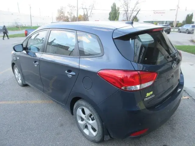 Kia Rondo 2014 photo 3