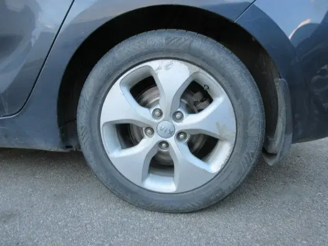 Kia Rondo 2014 photo 4