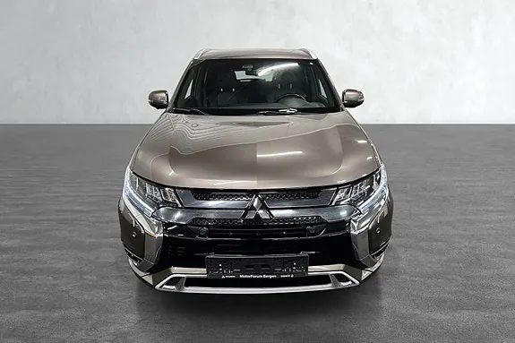 Mitsubishi Outlander 2020 photo 2