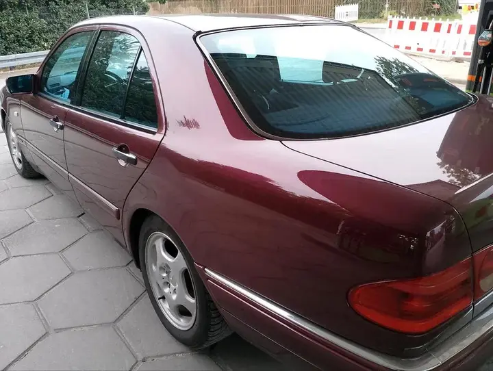 Mercedes-Benz 300 D
