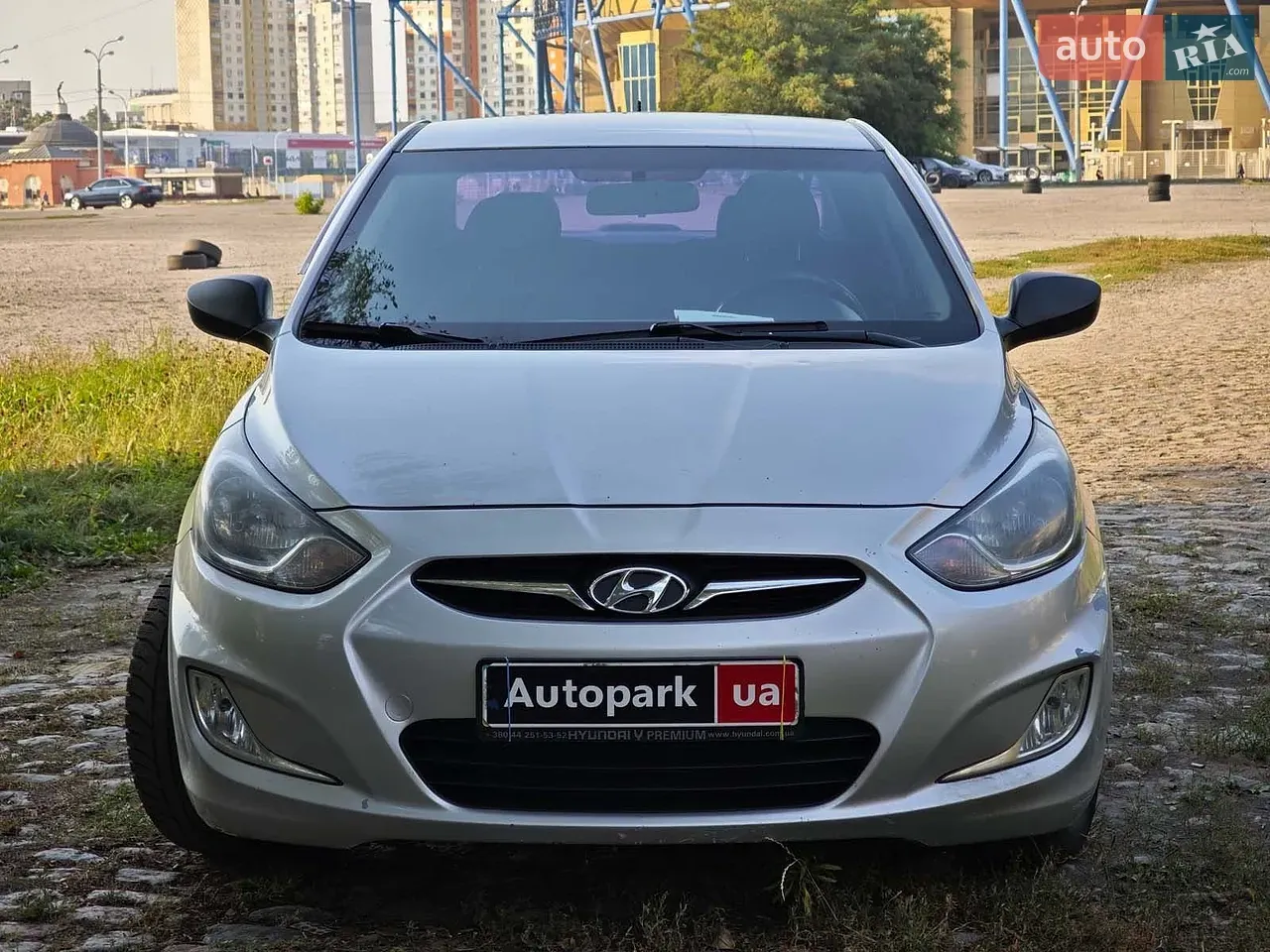 Hyundai Accent 2012 photo 2