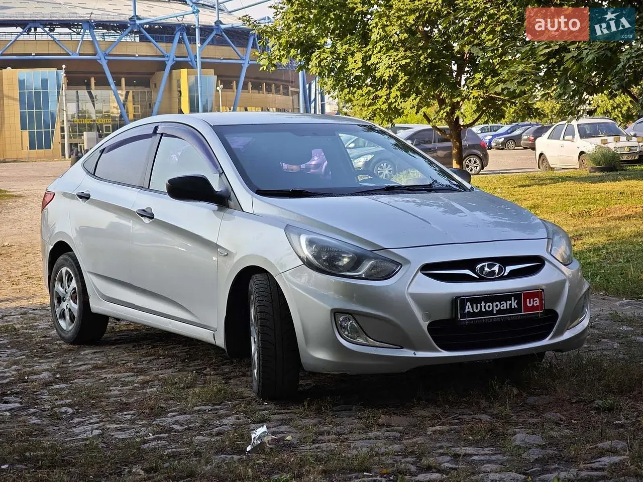 Hyundai Accent 2012 photo 3