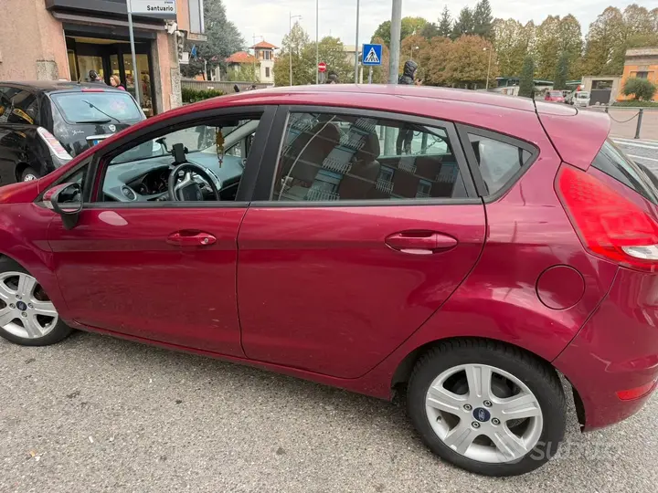 Ford Fiesta 2009 photo 3