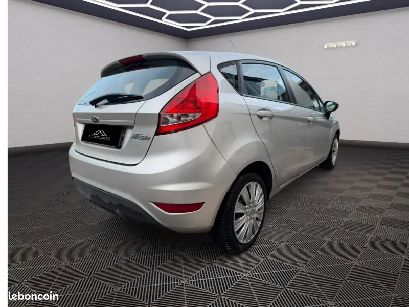 Ford Fiesta 2012 photo 4