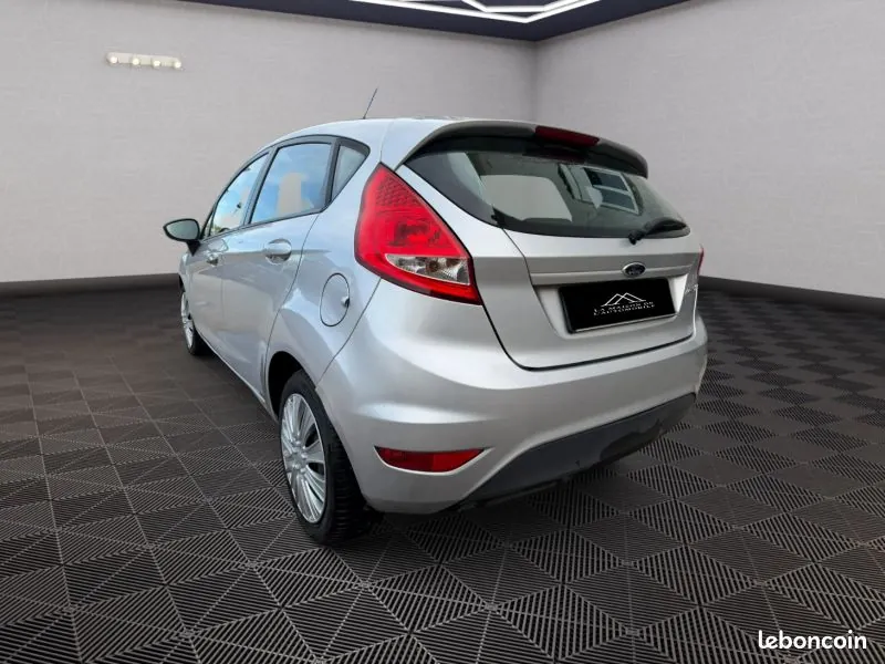 Ford Fiesta 2012 photo 3