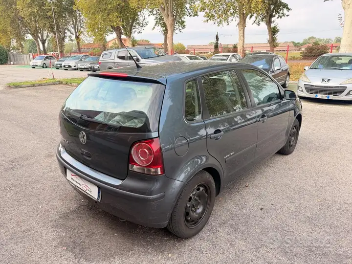 Volkswagen Polo 2009 photo 3