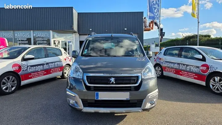 Peugeot Partner Tepee 2016 photo 2